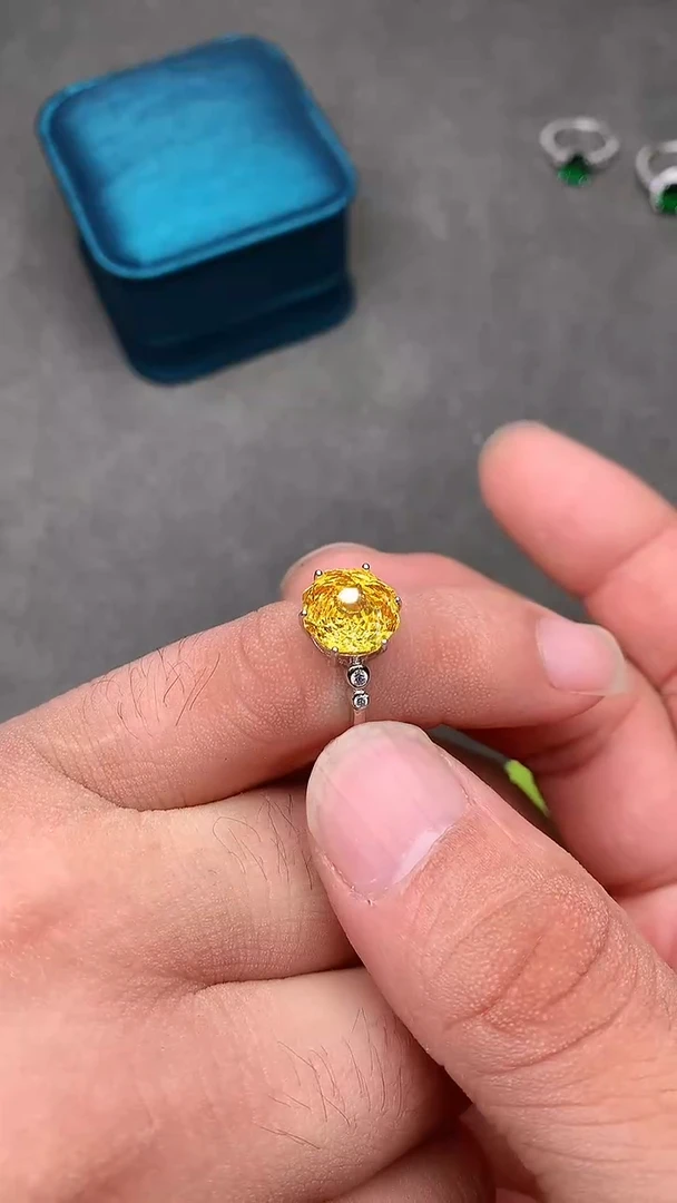 【闪购商品】彩色蓝宝石戒指银S925镶嵌······