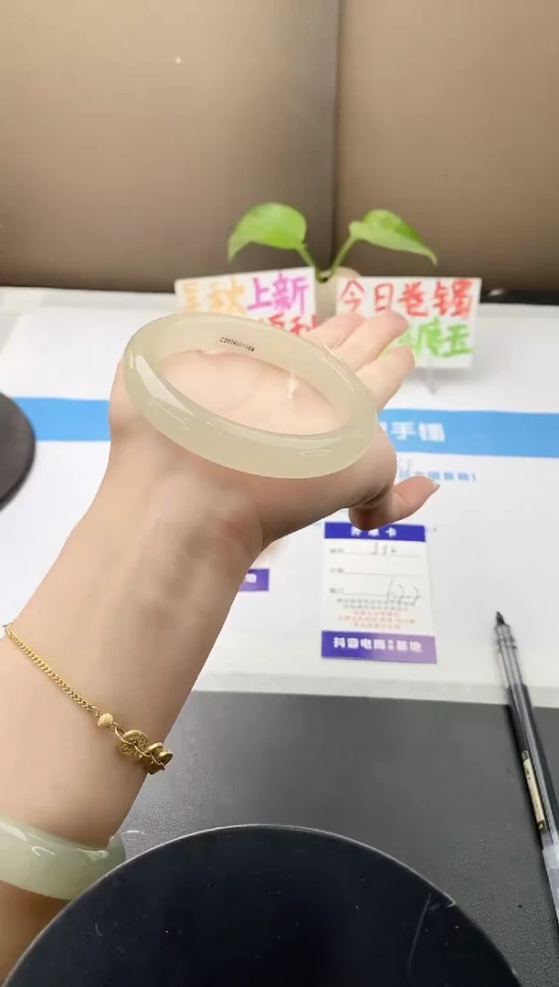未镶嵌手镯石英质玉j32-DB多样性发货62+