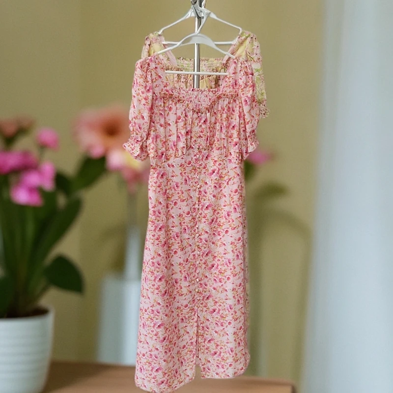 08196方领碎花连衣裙