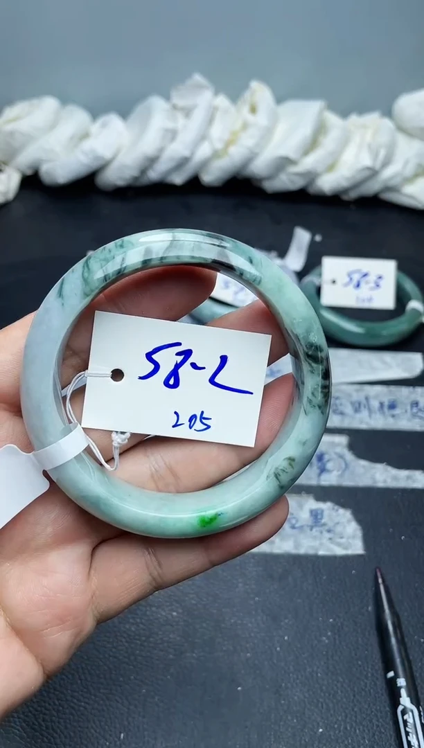 未镶嵌手镯翡翠205
