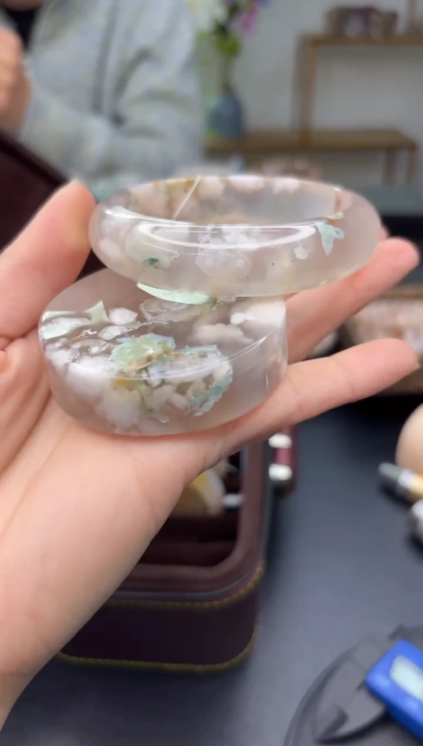 【闪购商品】石英质玉手镯未镶嵌C301(57圈赠送镯心)