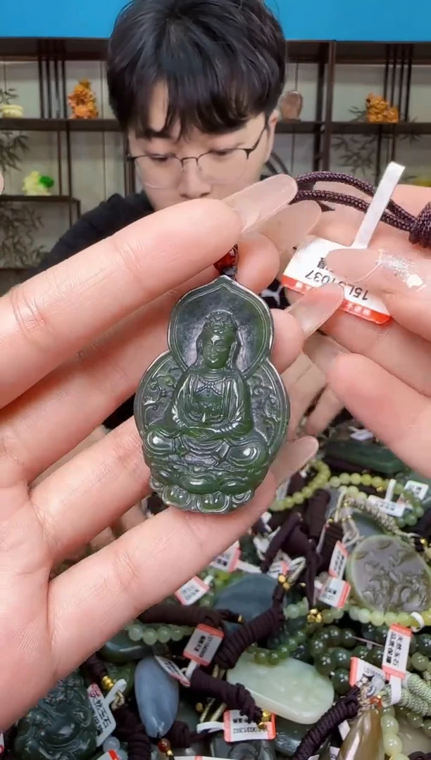 颈饰未镶嵌和田玉多样性发一