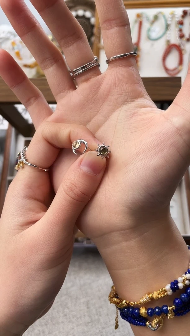 银S925镶嵌耳饰水晶黄水晶太阳月亮耳钉（多样性发一）