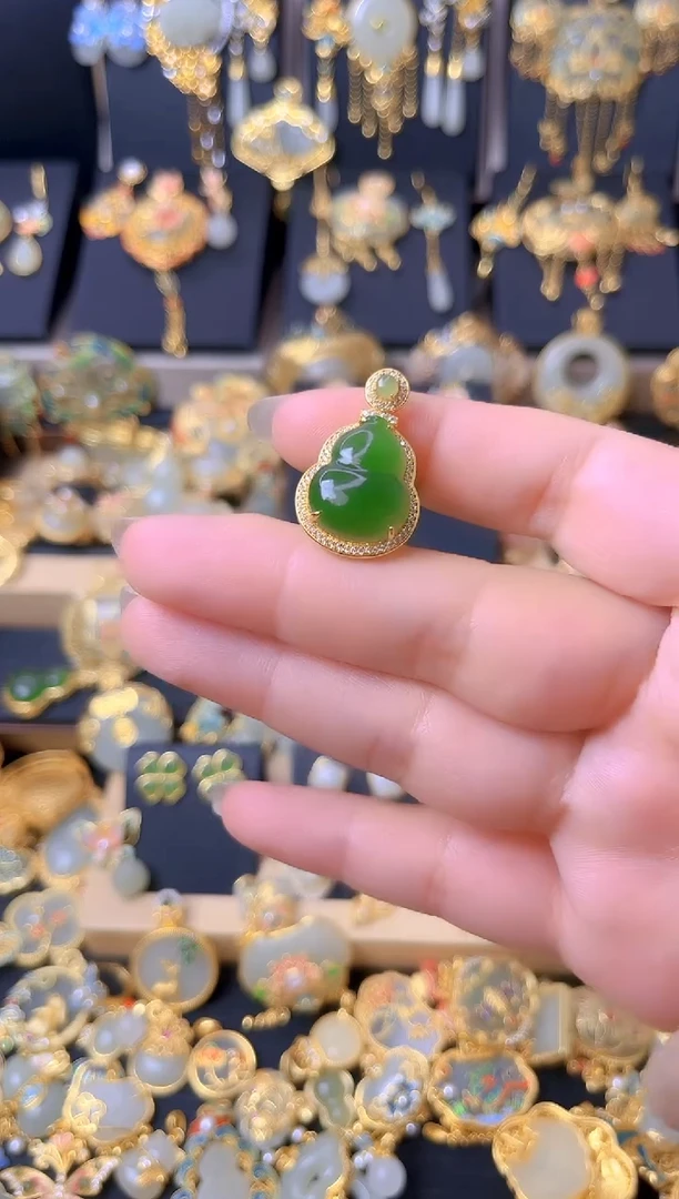 颈饰银S925镀金镶嵌和田玉栅*碧玉葫芦吊坠