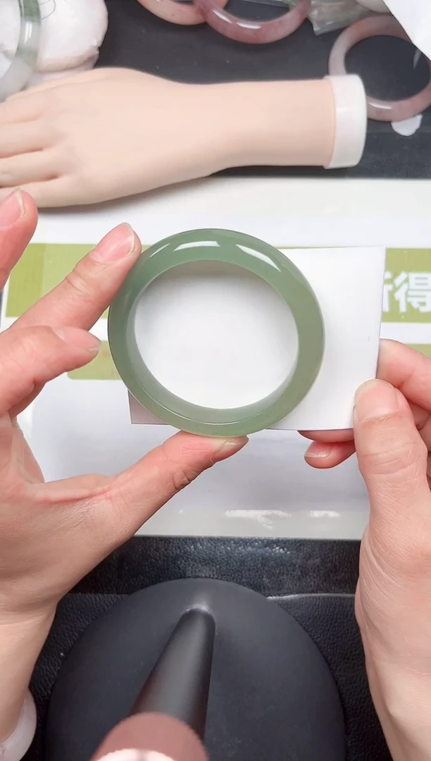 石英质玉手镯未镶嵌136-56