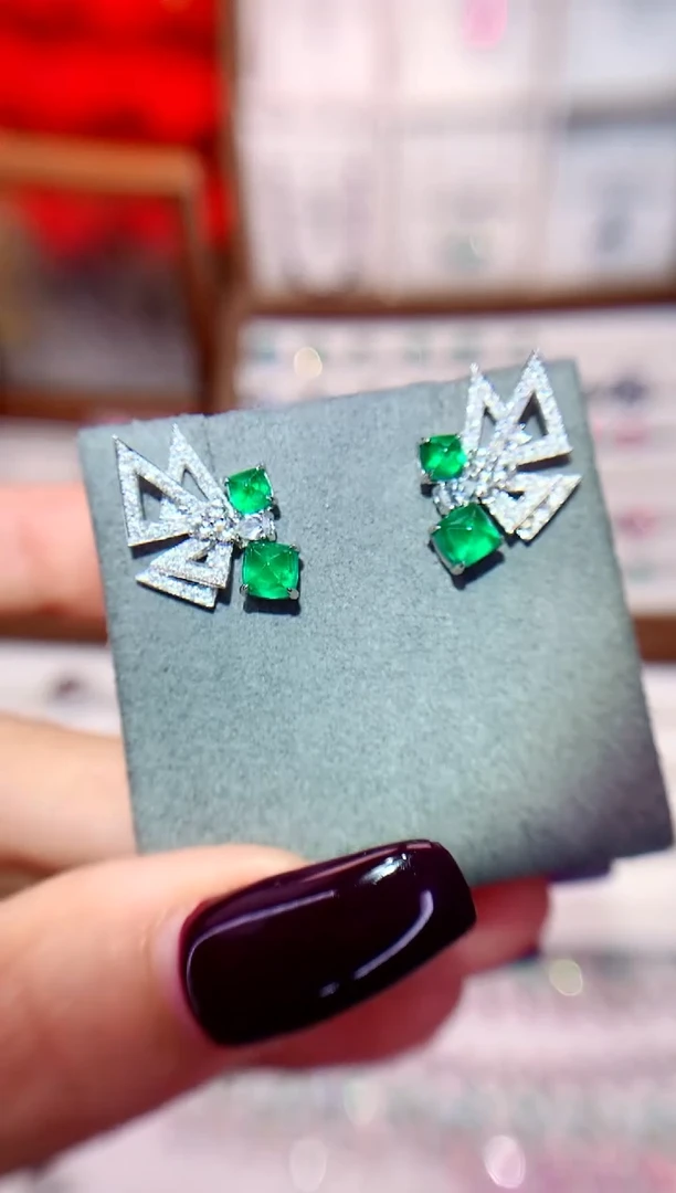 18K金镶嵌耳饰祖母绿1.39ct/天然宝石/七天无理由