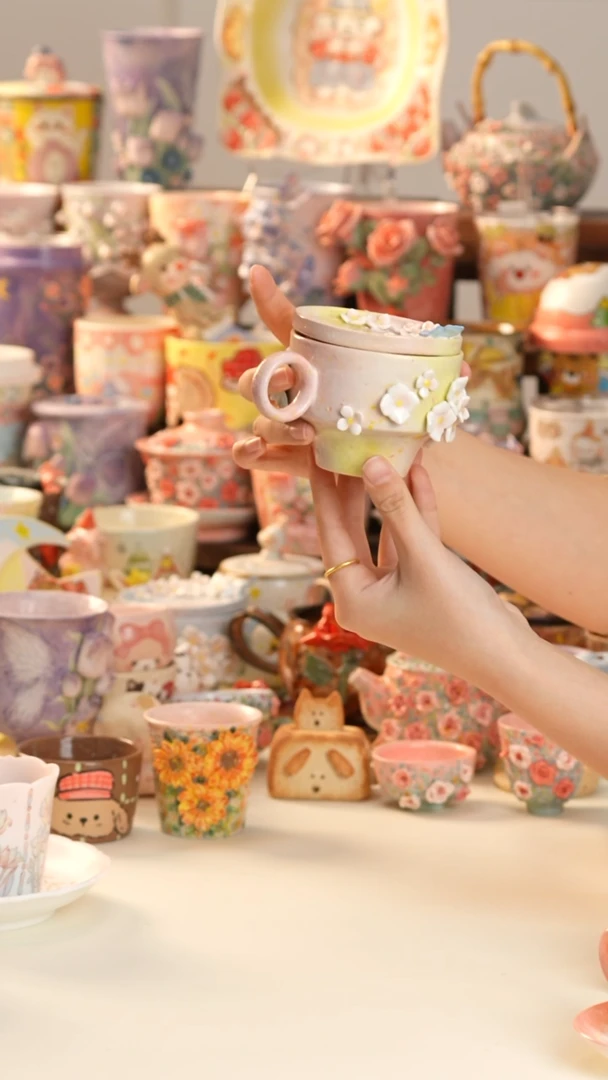 摆件陶景德镇釉下彩手绘设计师款陶瓷