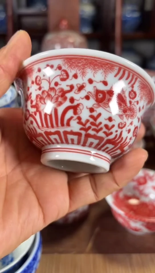 柴窑釉里红鱼藻纹杯杯