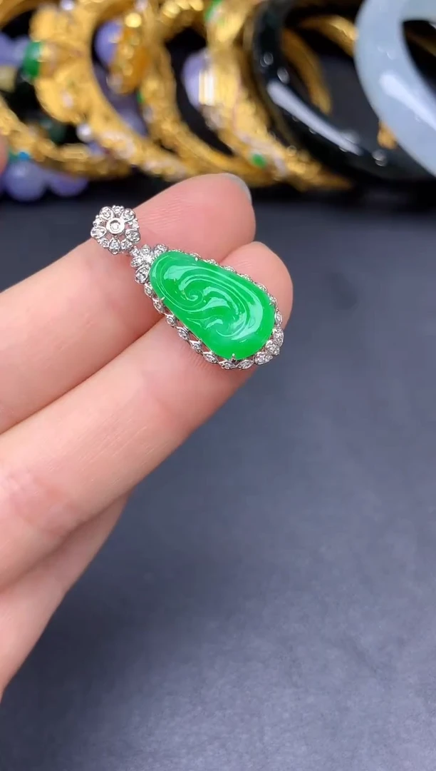 颈饰18K金镶嵌翡翠210-雪姐翡翠天天见