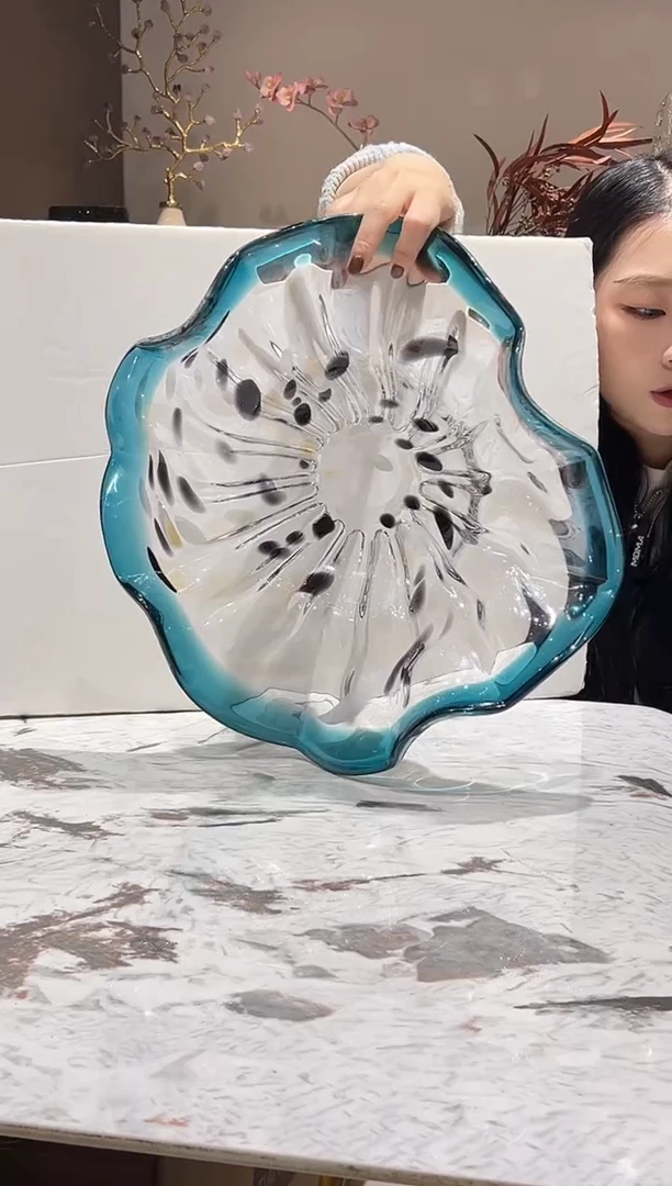 蓝色荷叶琉璃小果盘