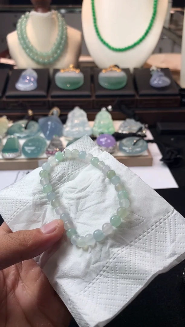 未镶嵌定制翡翠I***c  S毛货不退不换