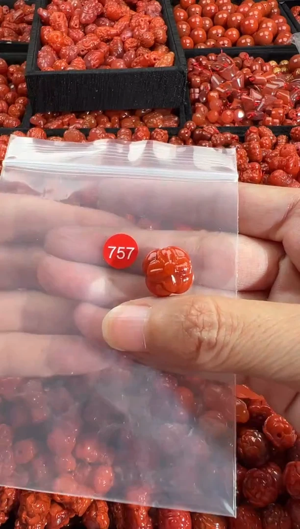 颈饰未镶嵌南红玛瑙1