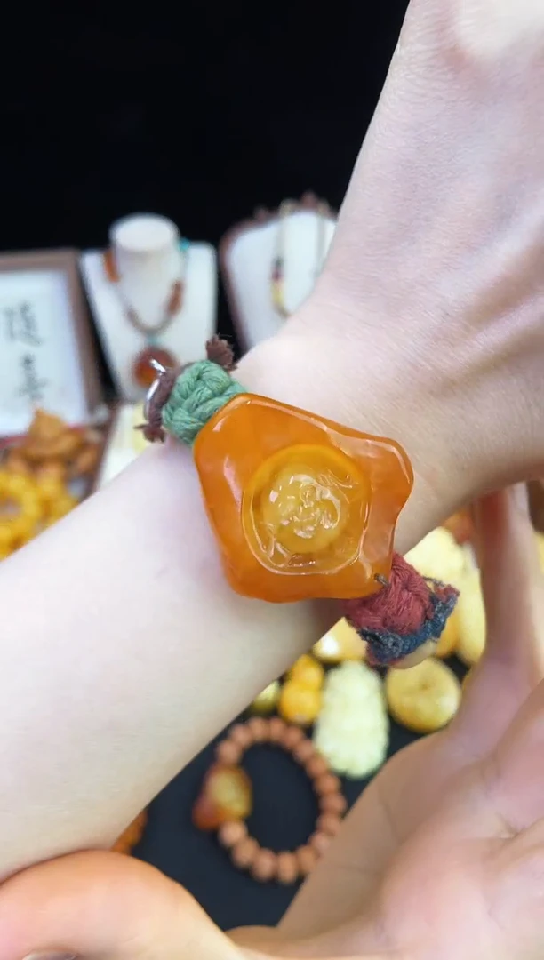 未镶嵌琥珀珠宝奇石柒月