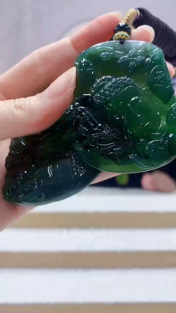 未镶嵌定制翡翠5060zm-毛货一对挂件81