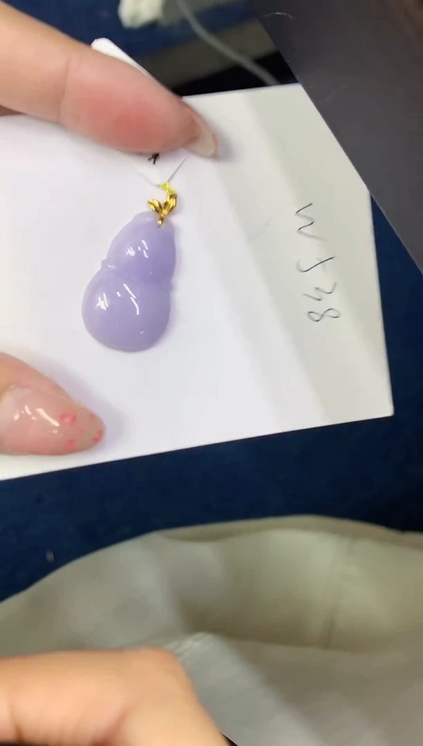 翡翠18K金镶嵌颈饰缅甸天然翡翠A货