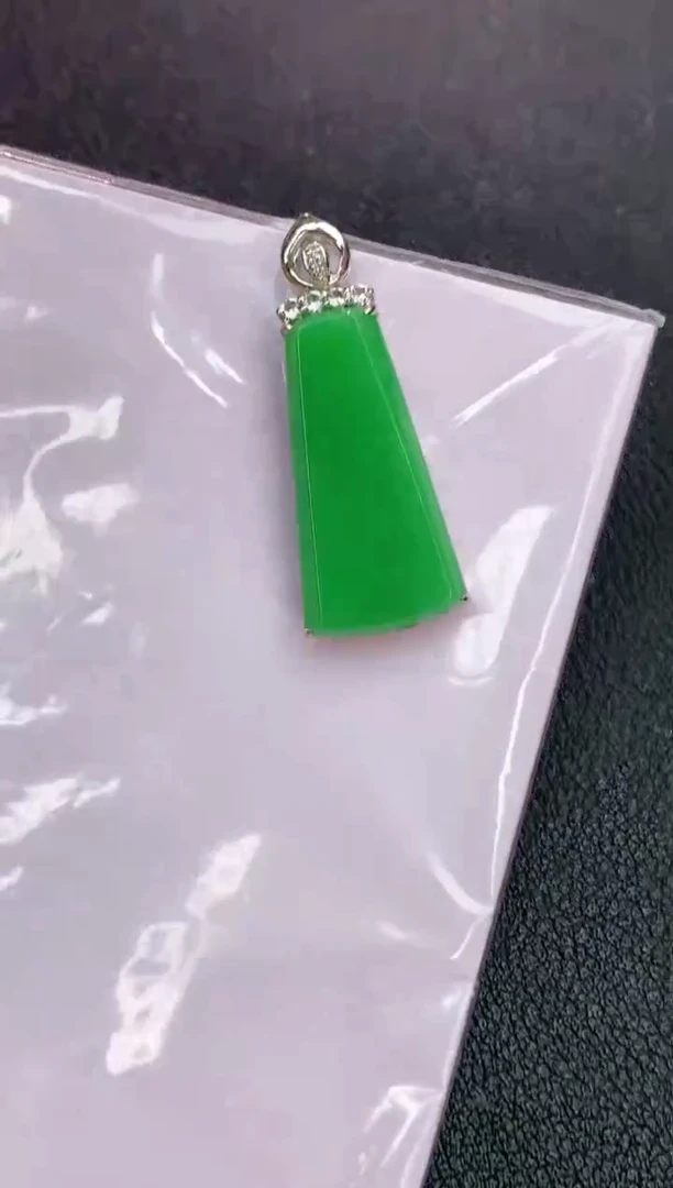 颈饰18K金镶嵌翡翠赠礼盒证书 珍珍