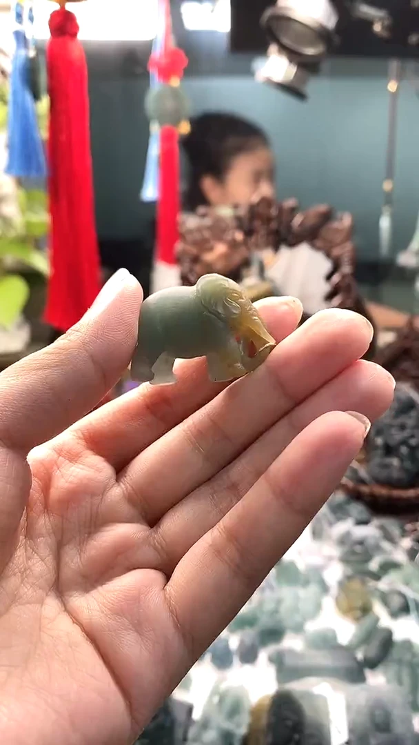 未镶嵌定制翡翠火**燚翡翠毛货不退不换9.22