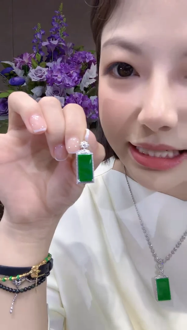 吊坠(不含链)18K金镶嵌翡翠a37多样性发一件