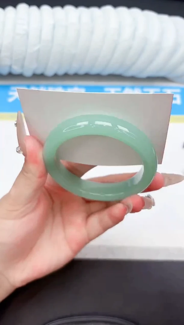 未镶嵌手镯石英质玉64-58.1