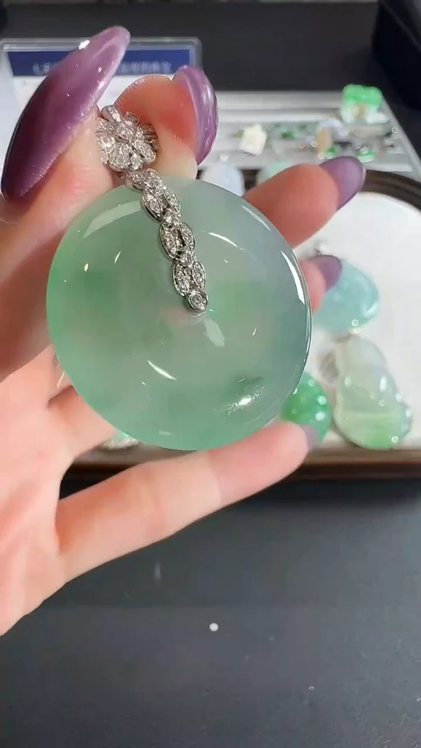 吊坠(不含链)18K金镶嵌翡翠【源头工厂】钻石镶嵌