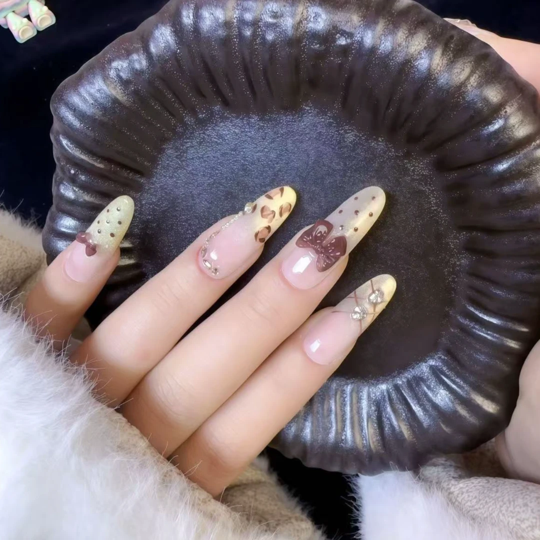 【金秋栗子】纯手工穿戴甲秋冬美拉德美甲高级感奢华小豹纹新年甲片
