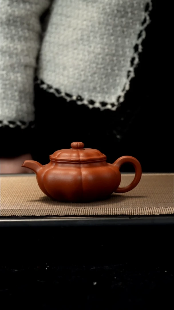 紫砂茶盏生砂朱泥筋纹葵仿古150CC微瑕/