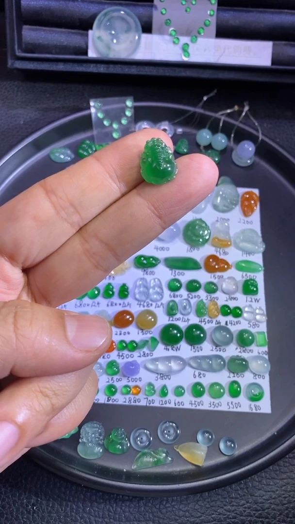 未镶嵌挂件翡翠貔貅