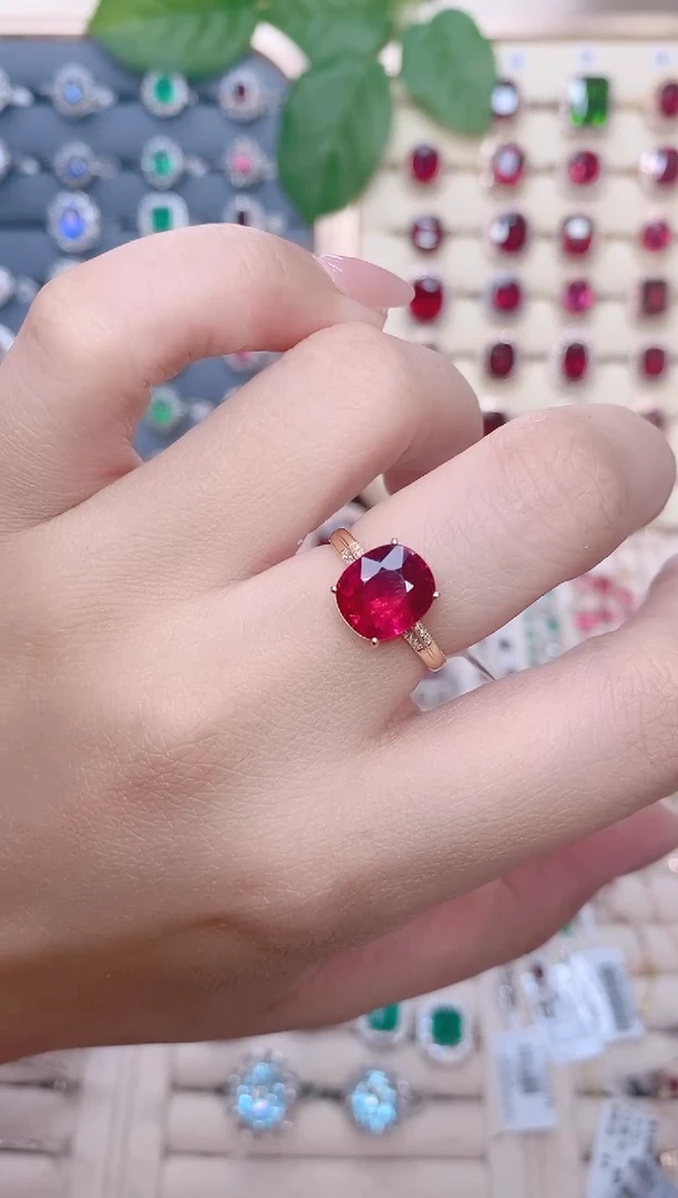 18K金镶嵌碧玺戒指碧玺2.85ct