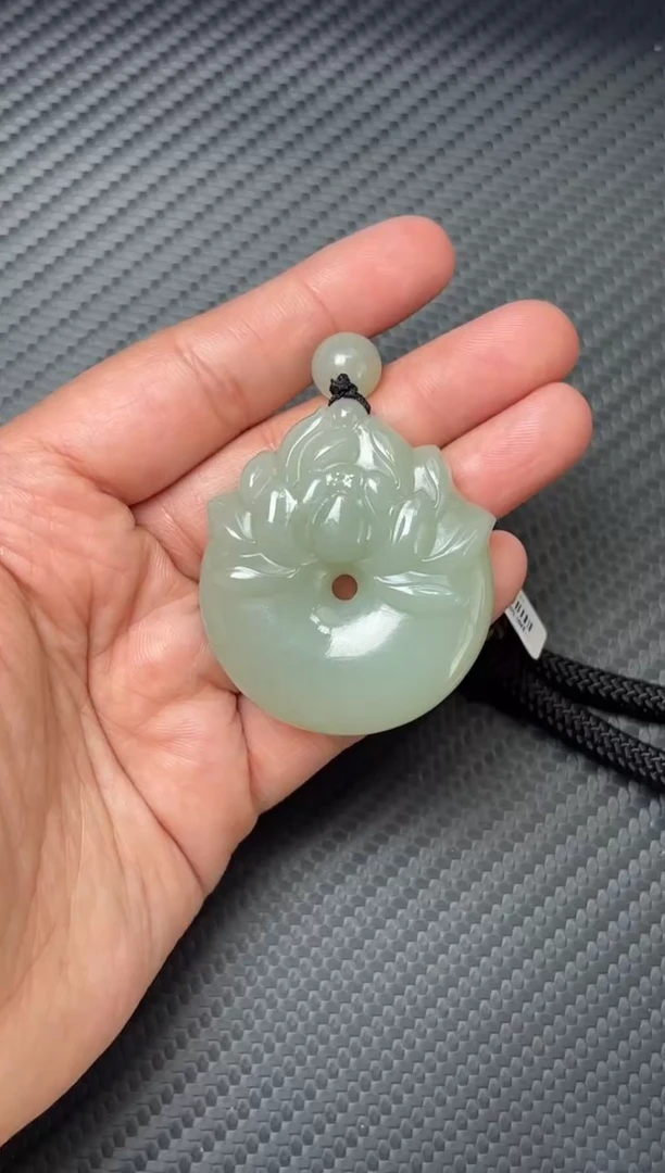 未镶嵌和田玉把件且末微色差近矿把件S