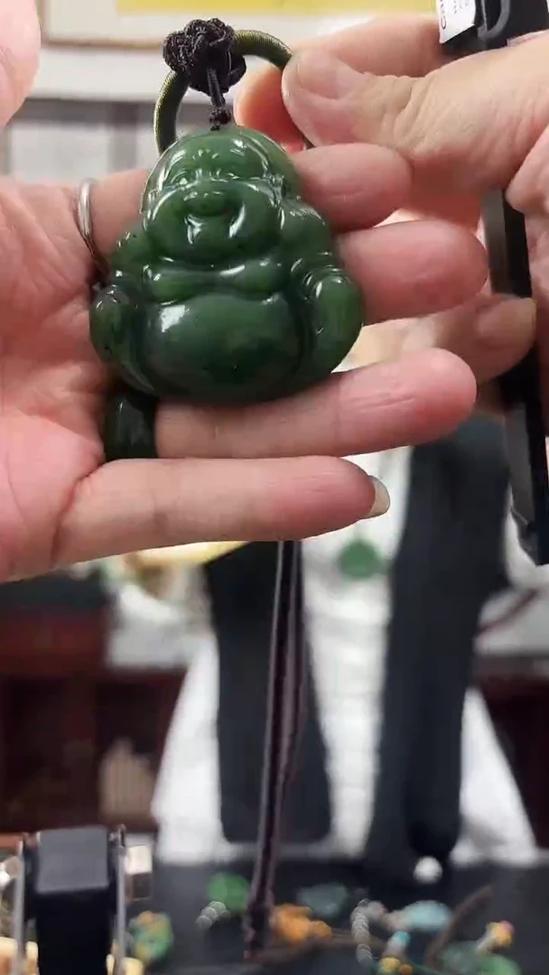 颈饰未镶嵌和田玉佛公