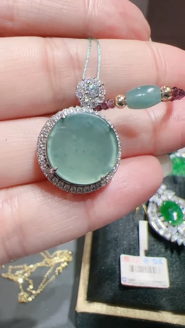 【闪购商品】翡翠颈饰未镶嵌202512265