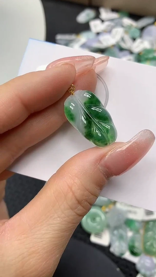 颈饰18K金镶嵌翡翠a货支持复检百元以上9元证书费自理