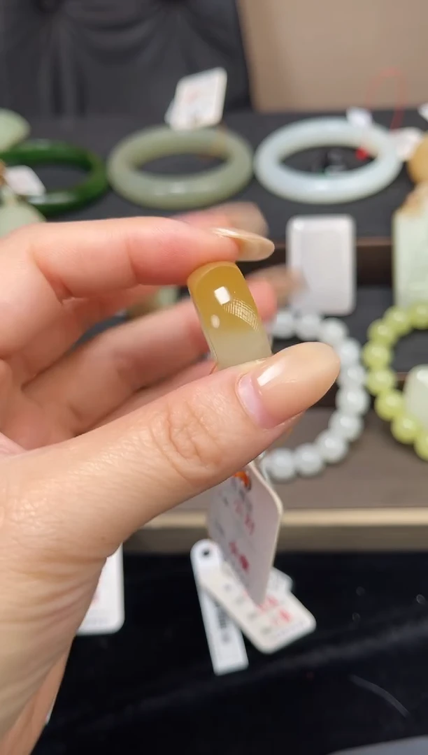 未镶嵌戒指和田玉且末金山糖白 19圈9011359