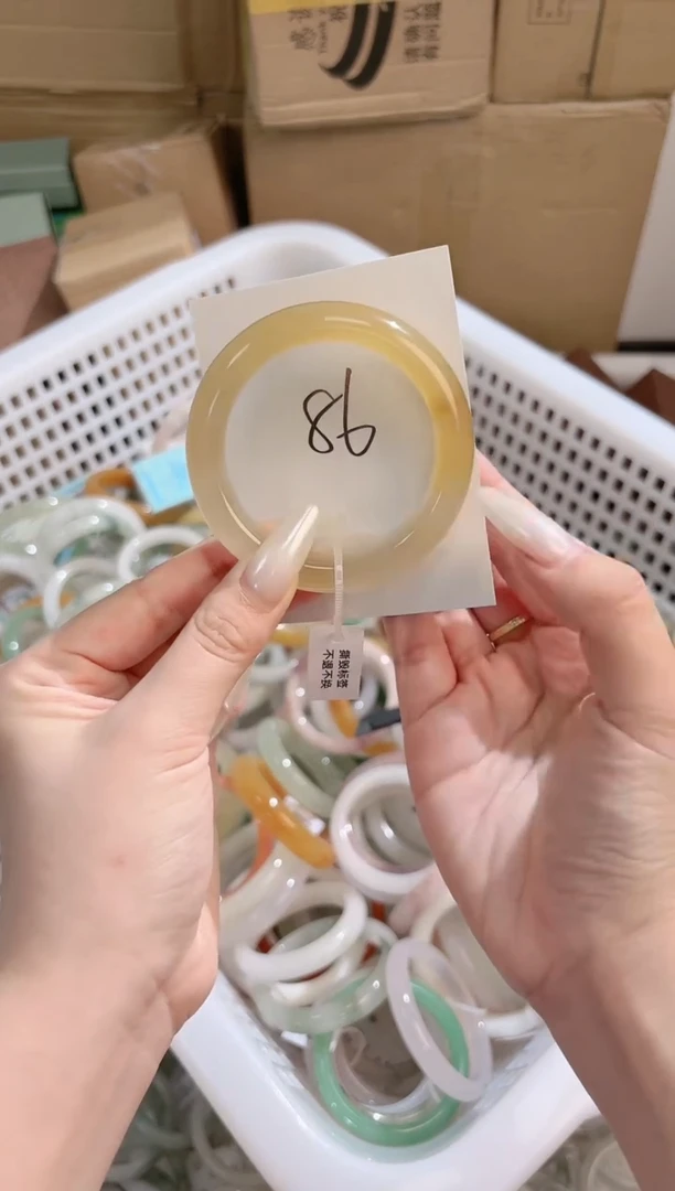 石英质玉手镯未镶嵌k86-52
