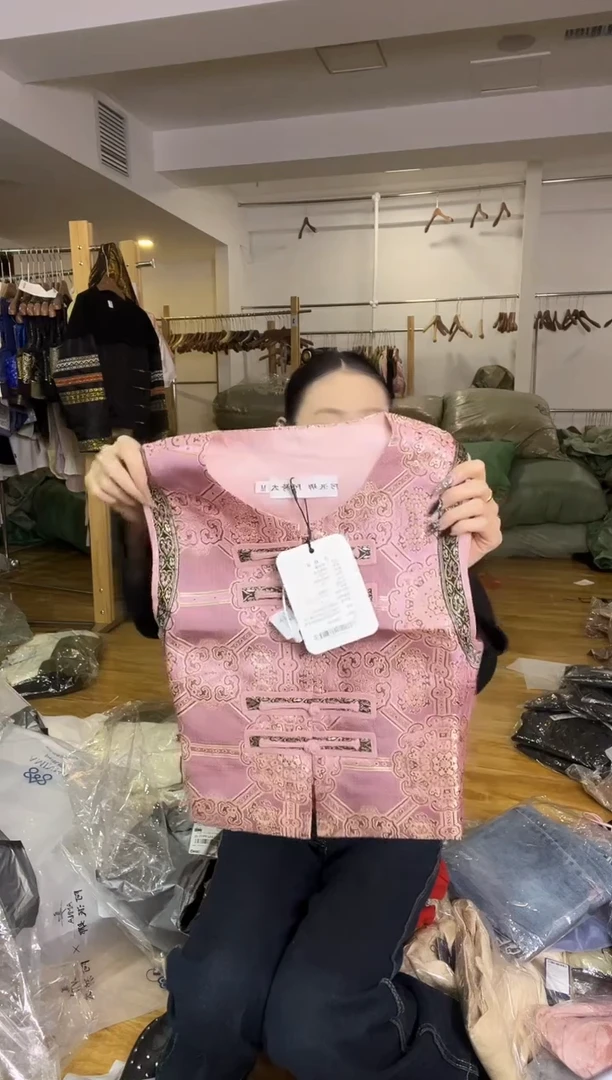 马甲       M码       80-110斤