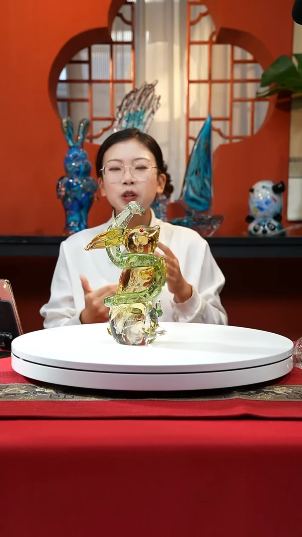 手工艺品琉璃蛇盘兔