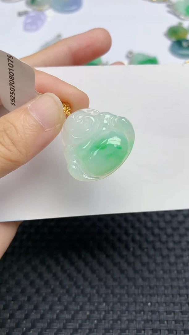 翡翠18K金镶嵌颈饰天然缅甸A货翡翠百元以上9元证书费自理