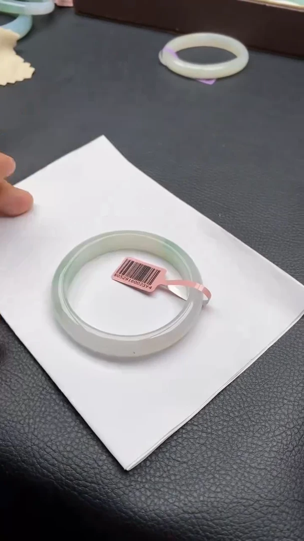 翡翠手镯未镶嵌10号有纹