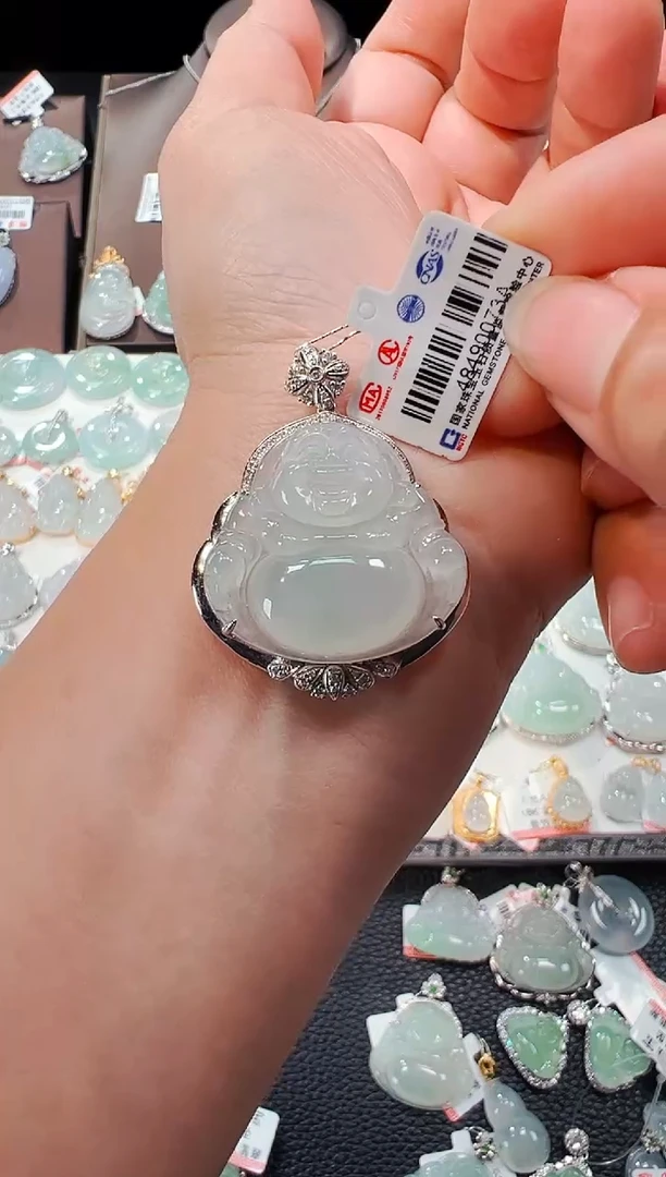 【闪购商品】翡翠吊坠(不含链)18K金镶嵌佛公吊坠73A