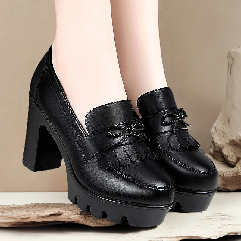 黑色春季英伦风小皮鞋女2025秋季新款乐福鞋防水漆皮厚底深口单鞋