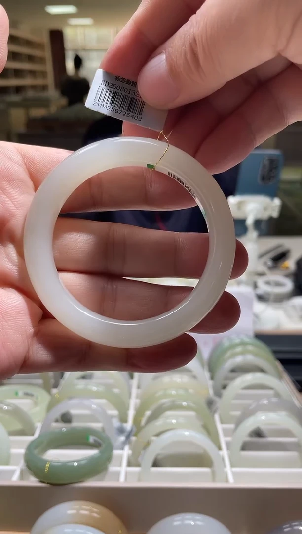 未镶嵌手镯和田玉57圈口 5403