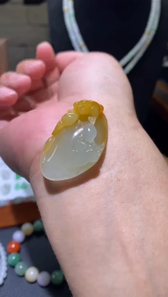 颈饰未镶嵌翡翠吊坠