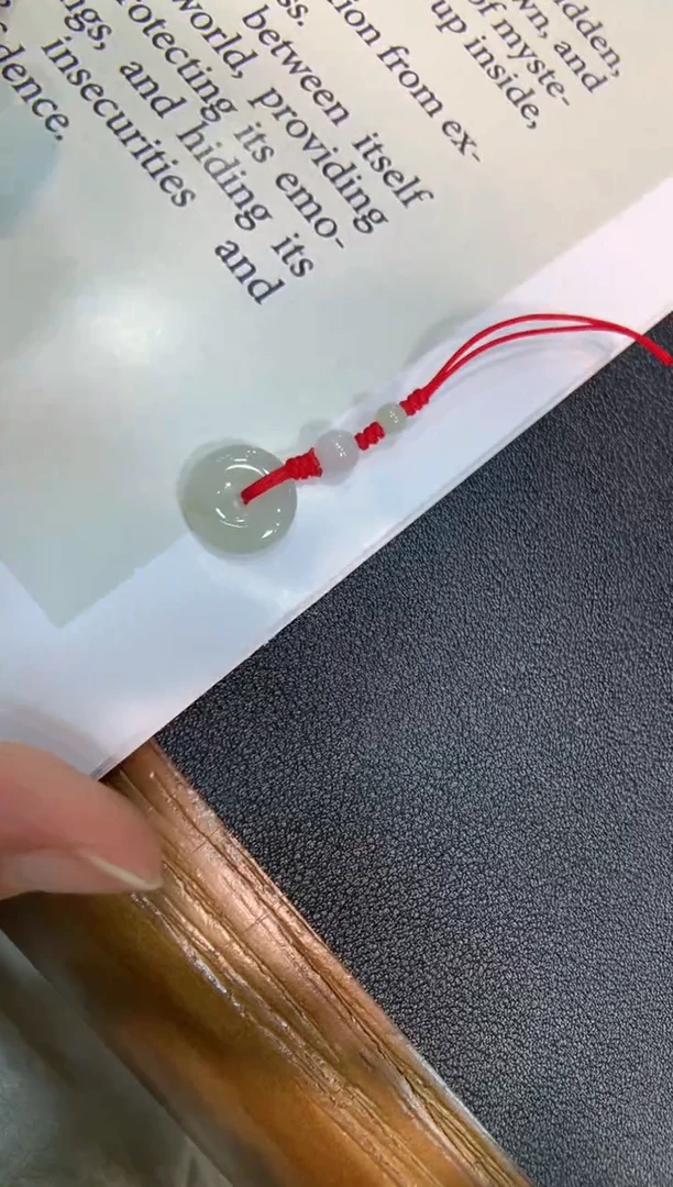 翡翠挂件未镶嵌平安扣