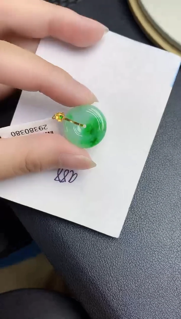 翡翠18K金镶嵌颈饰000000000