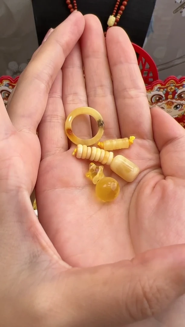 【闪购商品】琥珀裸石未镶嵌10120090-瑕疵配饰六个