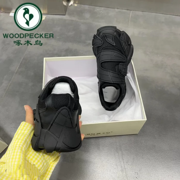 啄木鸟欧货爆款魔术贴八爪鱼老爹鞋女2025新款洋气透气时尚休闲鞋