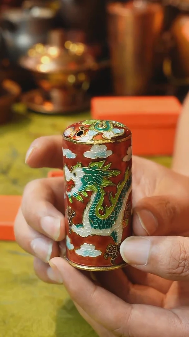 景泰蓝红底绿龙牙签筒