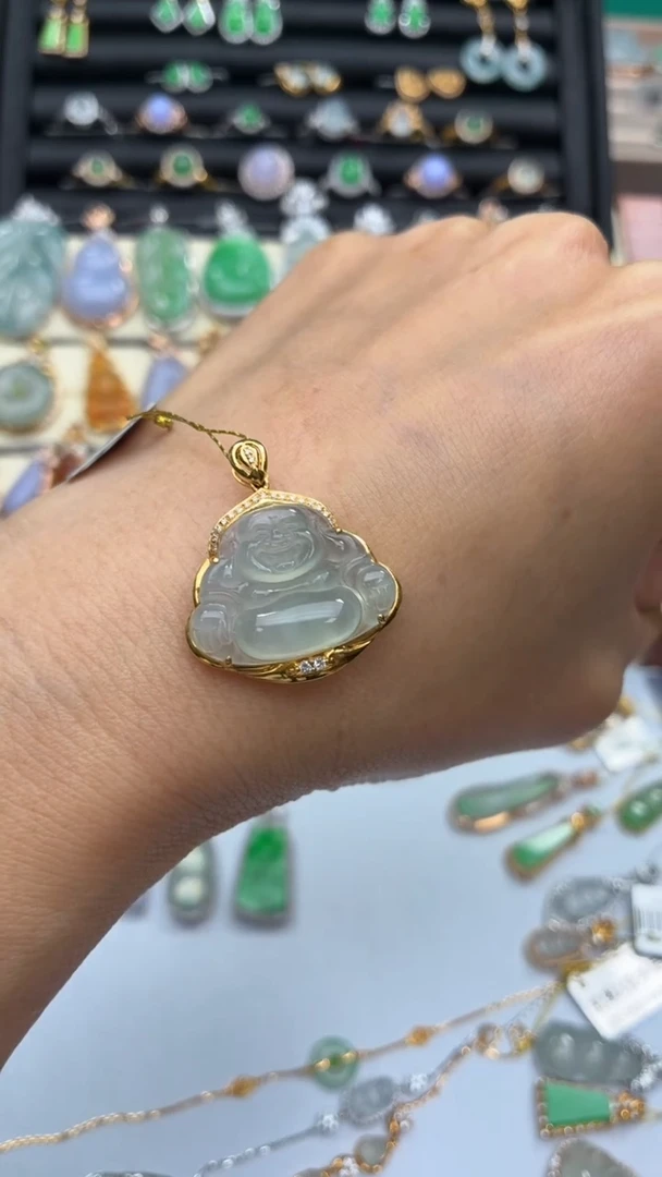 颈饰18K金镶嵌翡翠天然翡翠A货