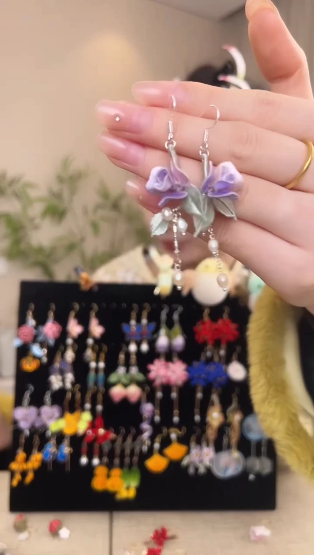 刺绣你****习紫色缠花玫瑰耳环