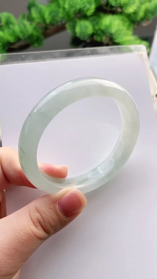 【闪购商品】石英质玉手镯未镶嵌54